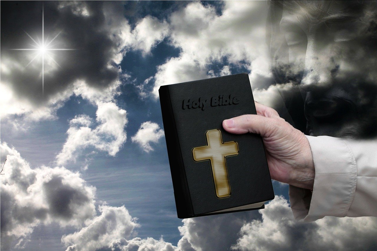 bible, hand, heaven-300594.jpg